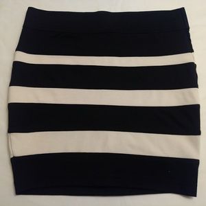 Super Cute Black & White Striped Skirt Sz XL
